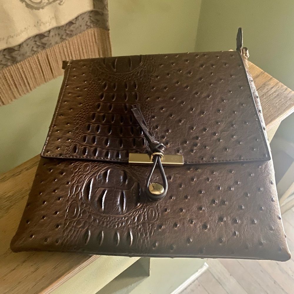 Vegan Alligator Crossbody Purse - Picture 2 of 6